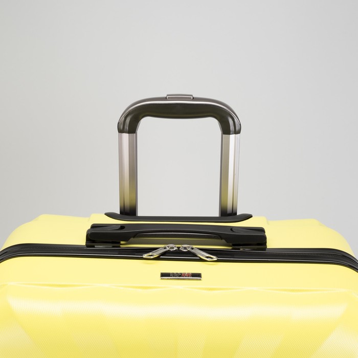 Чемодан большой 28", отдел на молнии, кодовый замок, 4 колеса, цвет жёлтый