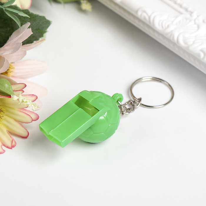 Свисток пластик на кольце "Мяч" МИКС 2,1х3,8х1,5 см