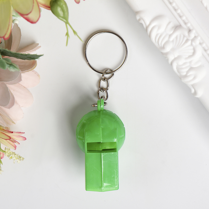 Свисток пластик на кольце "Мяч" МИКС 2,1х3,8х1,5 см