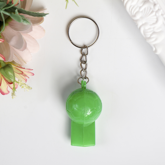 Свисток пластик на кольце "Мяч" МИКС 2,1х3,8х1,5 см