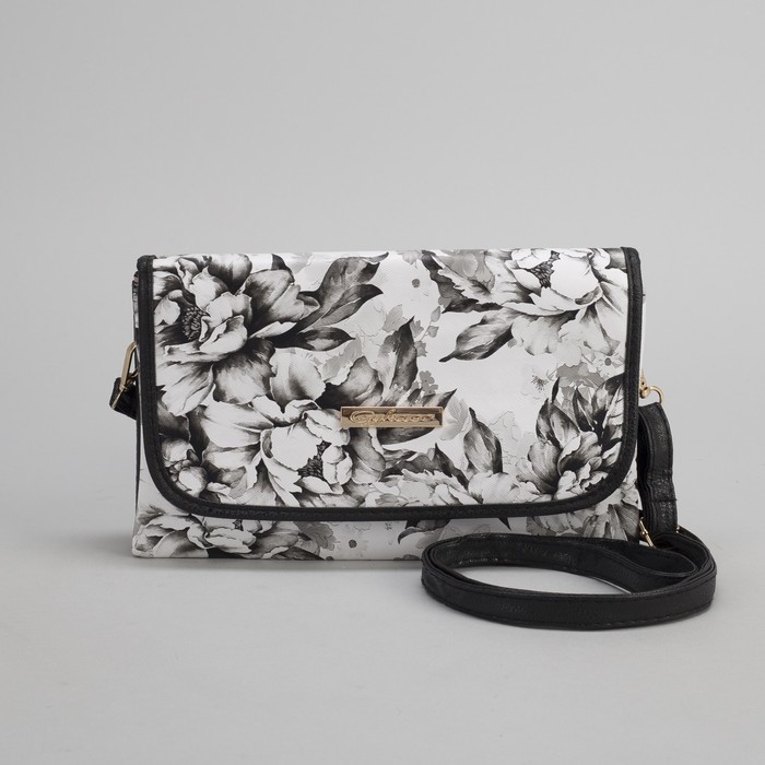 Клатч женский, 3 отдела на молнии, длинный ремень, цвет чёрный