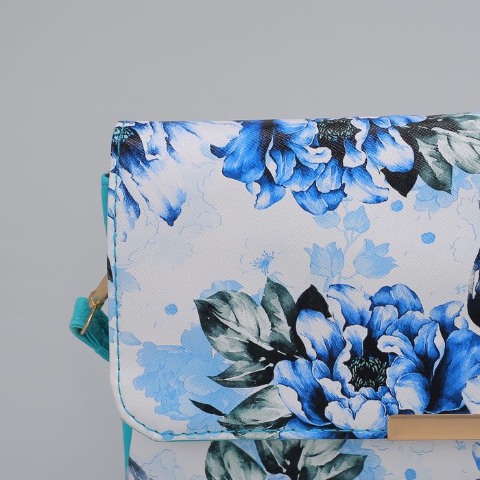 Клатч женский, 3 отдела на молнии, длинный ремень, цвет бирюзовый