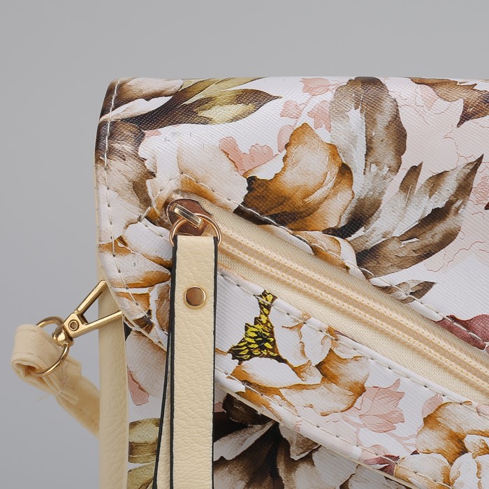 Клатч женский, 3 отдела на молнии, 2 наружных кармана, длинный ремень, цвет бежевый