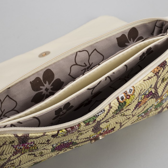 Клатч женский, 3 отдела на молнии, длинный ремень, цвет бежевый