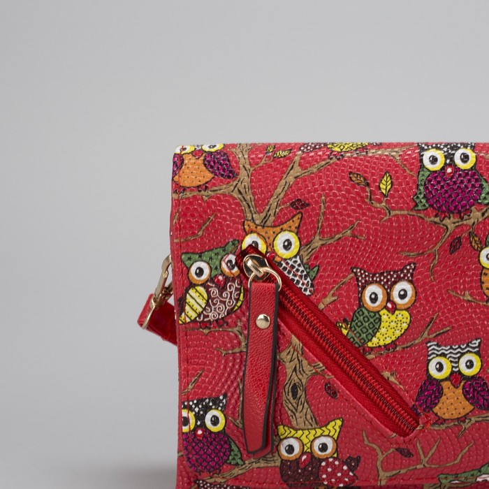 Клатч женский, 3 отдела на молнии, длинный ремень, цвет красный