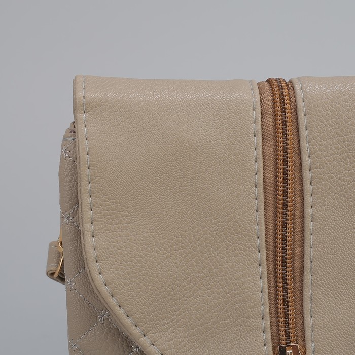 Клатч женский, 3 отдела на молнии, наружный карман, длинный ремень, цвет бежевый