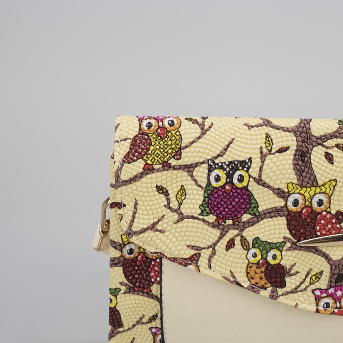 Клатч женский "Сова", 3 отдела на молнии, длинный ремень, цвет бежевый
