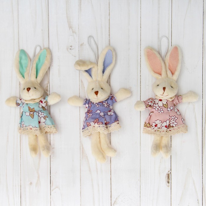 Мягкая игрушка-подвеска "Заинька" платье с кружевом, цвета МИКС