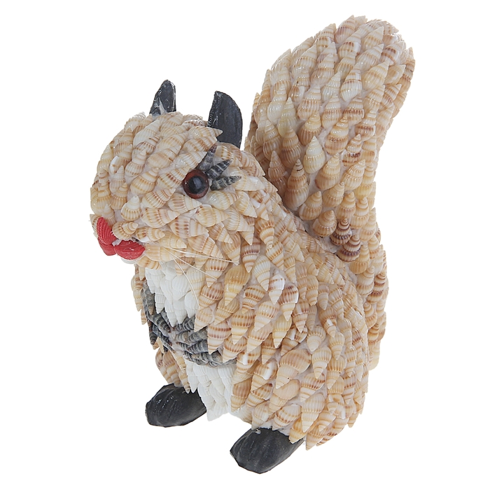 Сувенир из ракушек "Белочка"