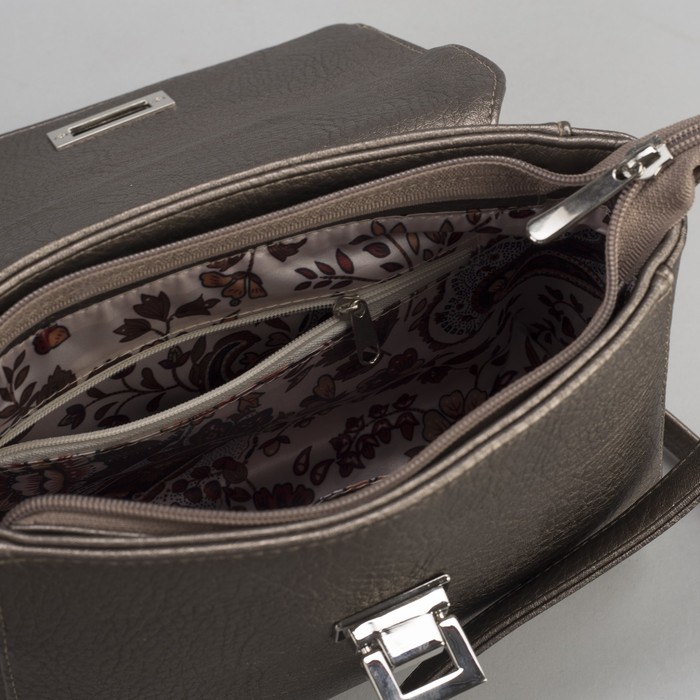 Сумка женская, отдел на клапане, регулируемый ремень, цвет коричневый