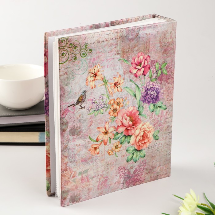Фотоальбом на 200 фото 10х15 см "Птица среди цветов" 23х18х5,5 см