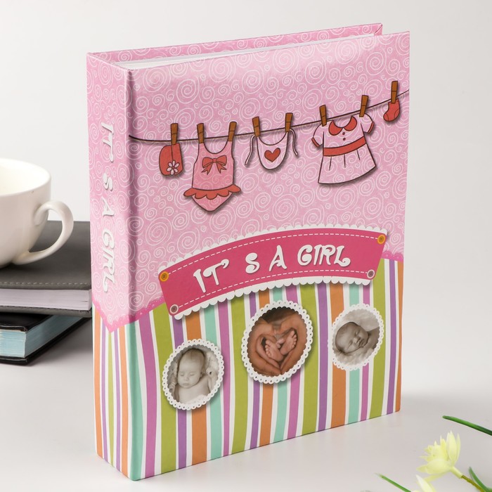 Фотоальбом на 200 фото 10х15 см "А у нас девочка" 23х18х5,5 см