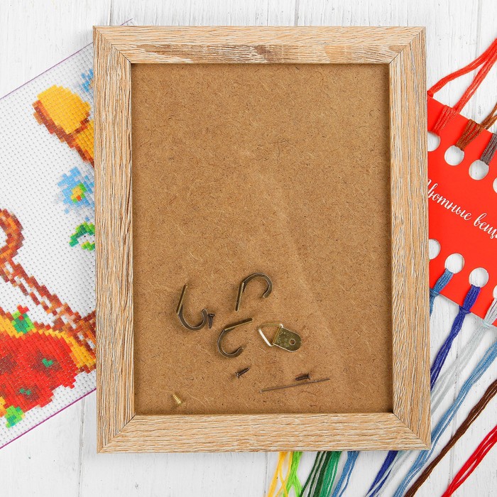 Вышивка крестиком на ключнице "Подкова", 21 х 15 см