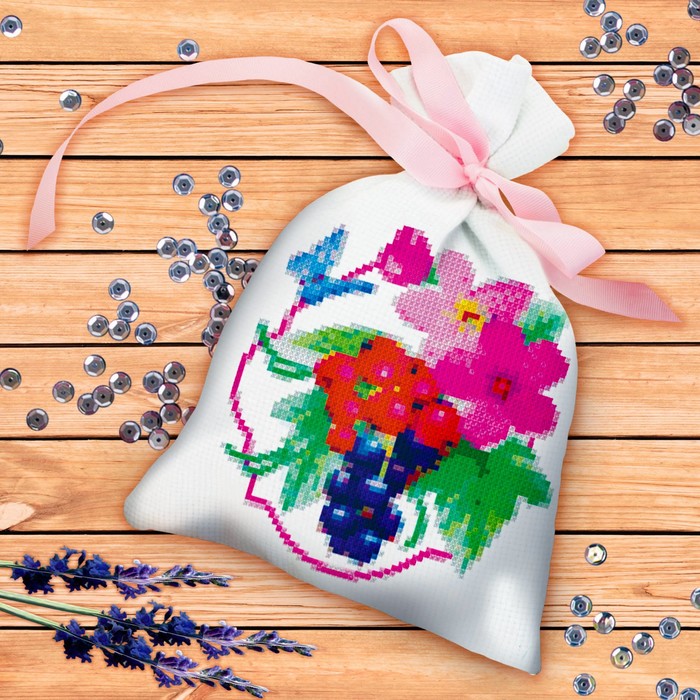 Вышивка крестиком на мешочке &quot;Ягода&quot;