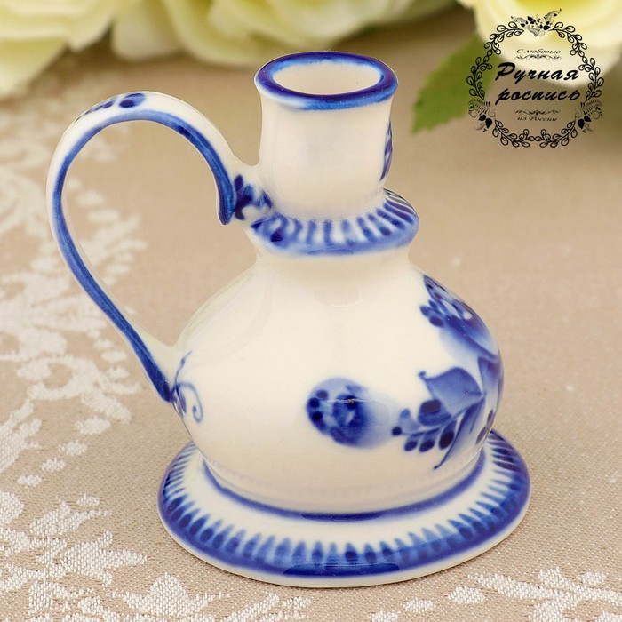 Подсвечник с ручкой, гжель, фарфор, автор Дубровина, h=7 см