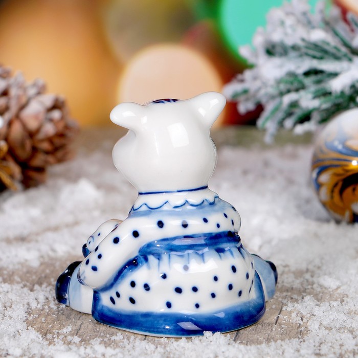 Сувенир «Свинка - нянька», 5,5х7х5,5 см, гжель