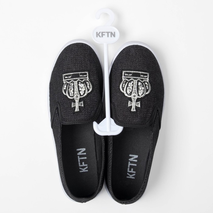 Слипоны "KAFTAN" женские с нашивкой "Корона", черная джинса, 37 р-р