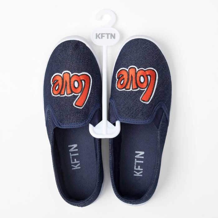 Слипоны "KAFTAN" женские с нашивкой "LOVE", темно синяя джинса, 41 р-р