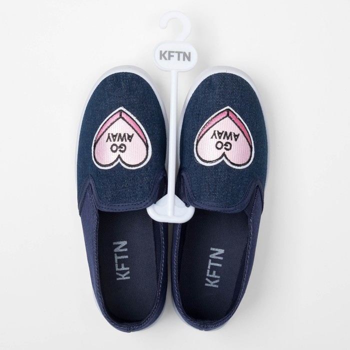 Слипоны "KAFTAN" женские с нашивкой "Сердце", темно синяя джинса, 38 р-р