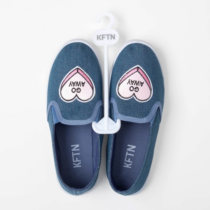 Слипоны "KAFTAN" женские с нашивкой "Сердце", голубая джинса, 38 р-р