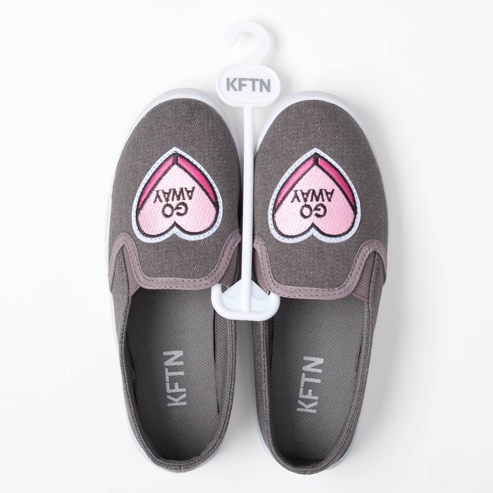 Слипоны "KAFTAN" женские с нашивкой "Сердце", серая джинса, 39 р-р