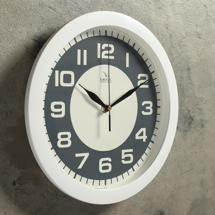 Часы настенные классические, круглые, черно-белые