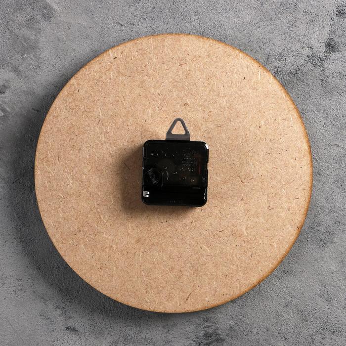 Часы настенные круглые "Венские вафли и клубника", 24 см