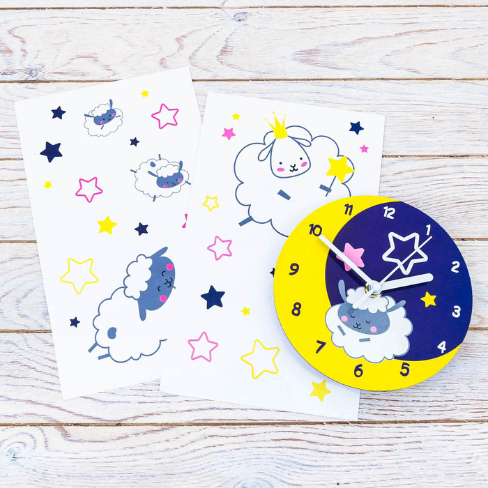 Часы настенные с наклейками "Барашки"