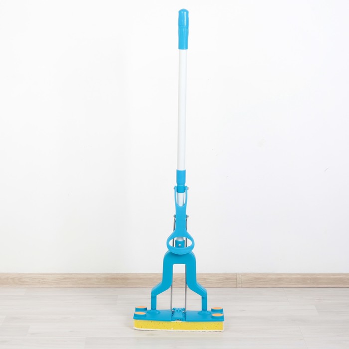 Швабра плоская со складным отжимом, телескопическая окрашенная ручка 28х9х95(130) см