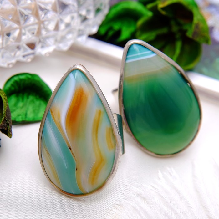 Кольцо безразмерное "Агат" капля, цвет зеленый