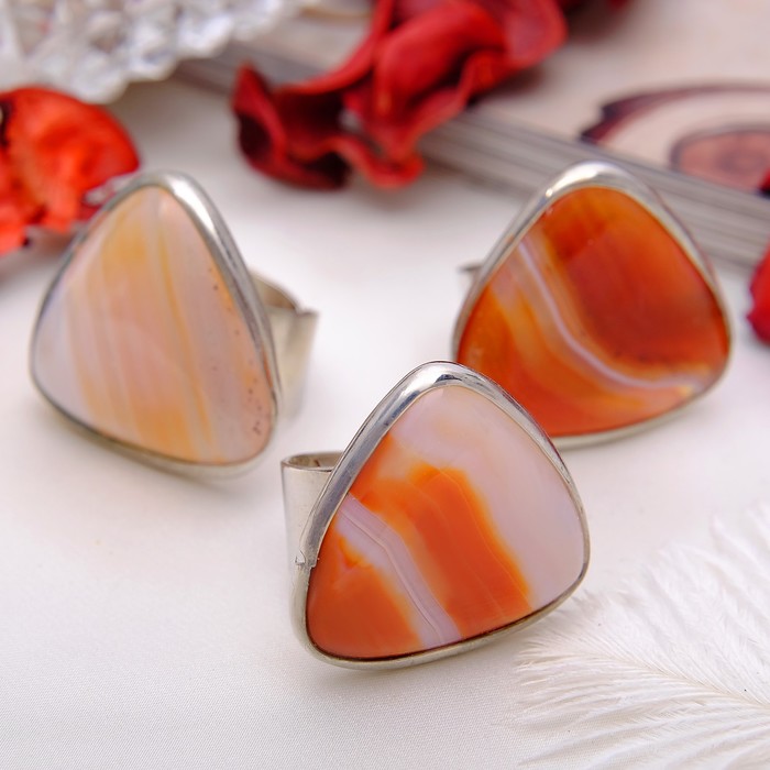 Кольцо безразмерное "Агат" треугольник, цвет коричневый