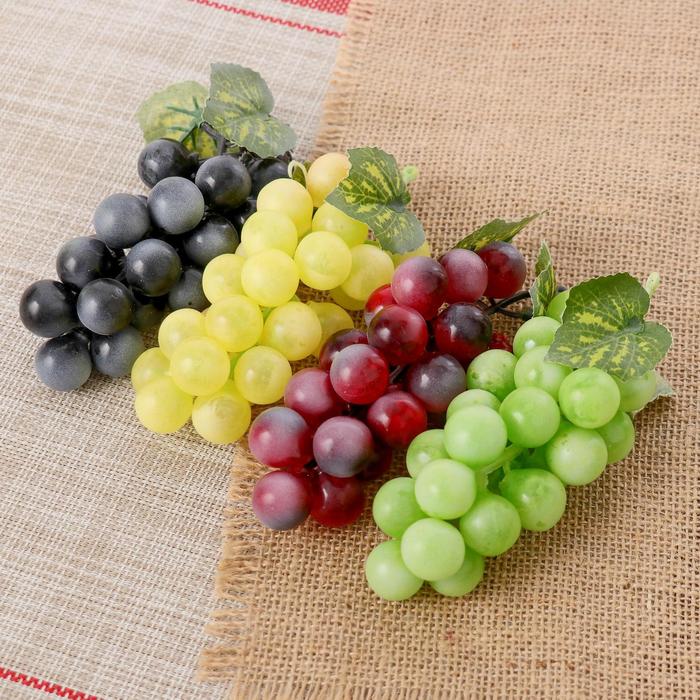 Муляж Виноград матовый 24 ягоды 12 см, микс