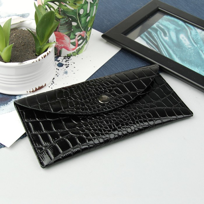 Портмоне мужское, 2 отдела на клапане, крокодил, цвет чёрный
