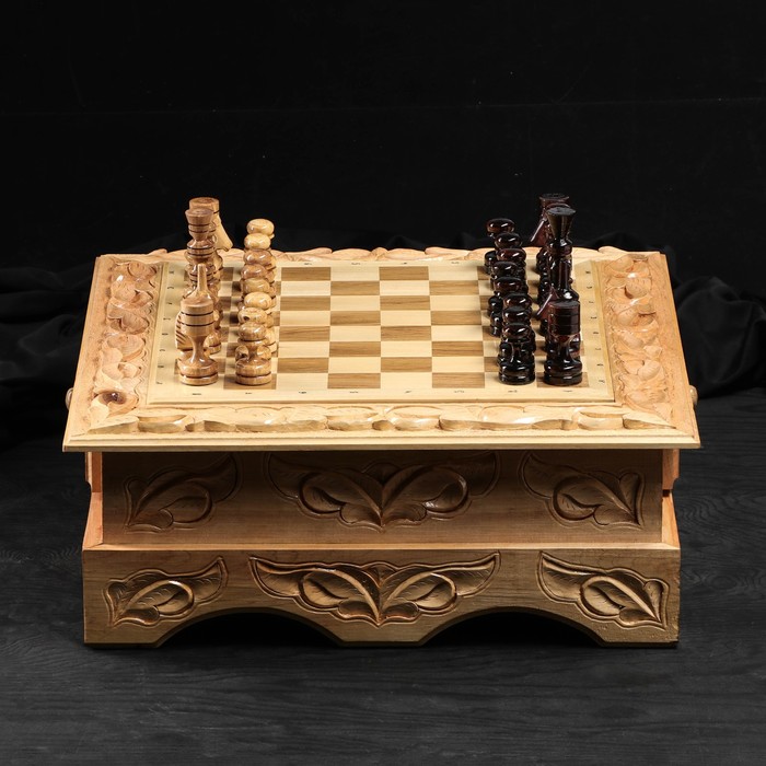 Шахматы деревянные, лакированные, 47 х 52 х 20 см, УЦЕНКА