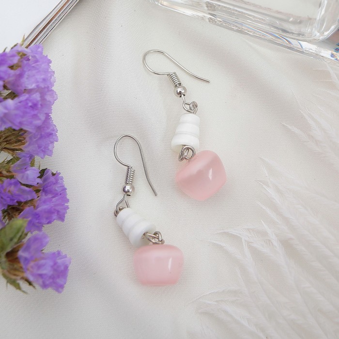 Серьги "Кошачий глаз" груша, цвет бело-розовый