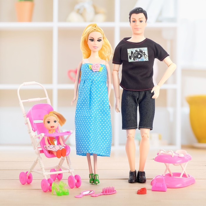 Кукла "Семья" с малышкой и аксессуарами