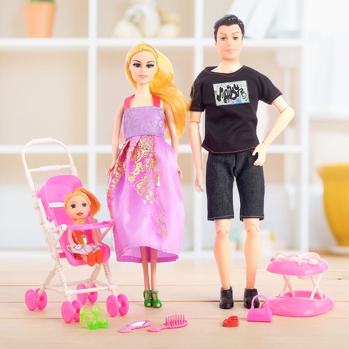 Кукла "Семья" с малышкой и аксессуарами