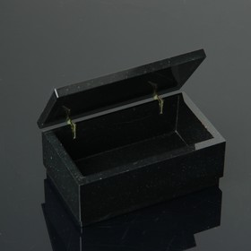 

Шкатулка, 10х6х4 см яшма, долерит