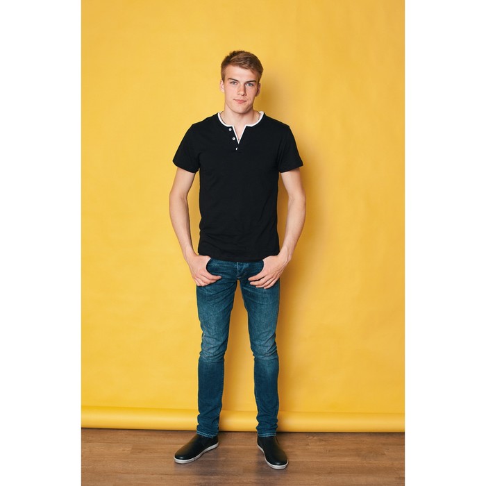 Футболка мужская MINAKU, v вырез, размер 48, цвет черный