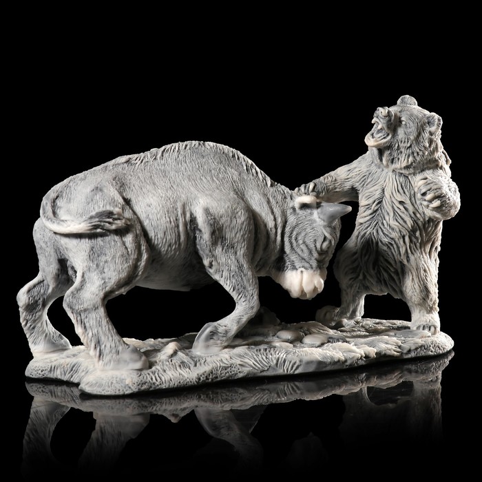 Сувенир "Бык и медведь" 10,5 см