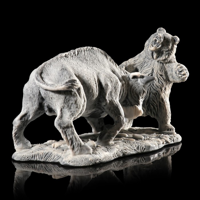 Сувенир "Бык и медведь" 10,5 см