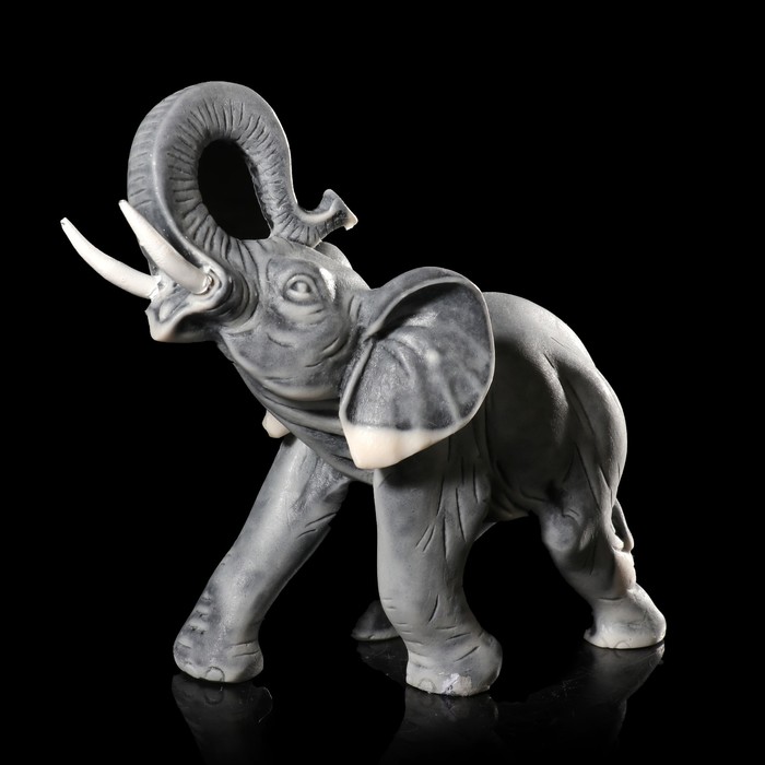 Сувенир "Слон средний 1 (с торчащими бивнями)" 10,8 см