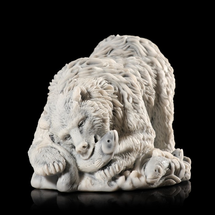 Сувенир "Медведь ловит рыбу 1" 8 см МИКС