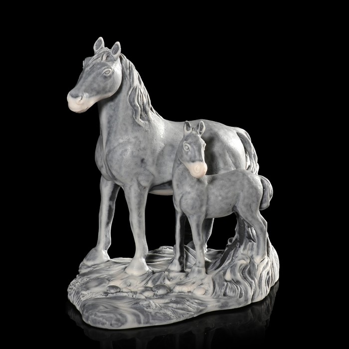 Сувенир "Лошадь с жеребенком стоят" 12,5 см