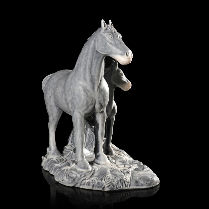 Сувенир "Лошадь с жеребенком стоят" 12,5 см