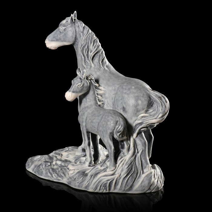 Сувенир "Лошадь с жеребенком стоят" 12,5 см