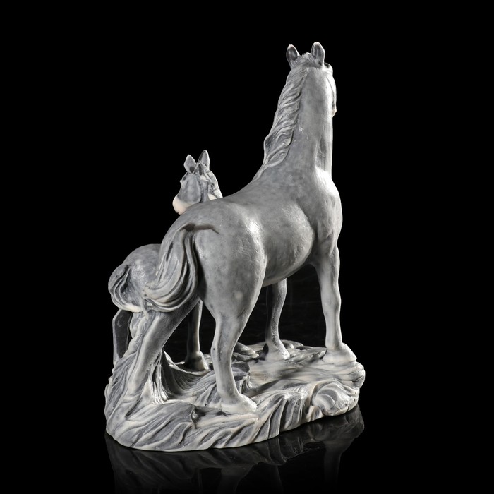 Сувенир "Лошадь с жеребенком стоят" 12,5 см