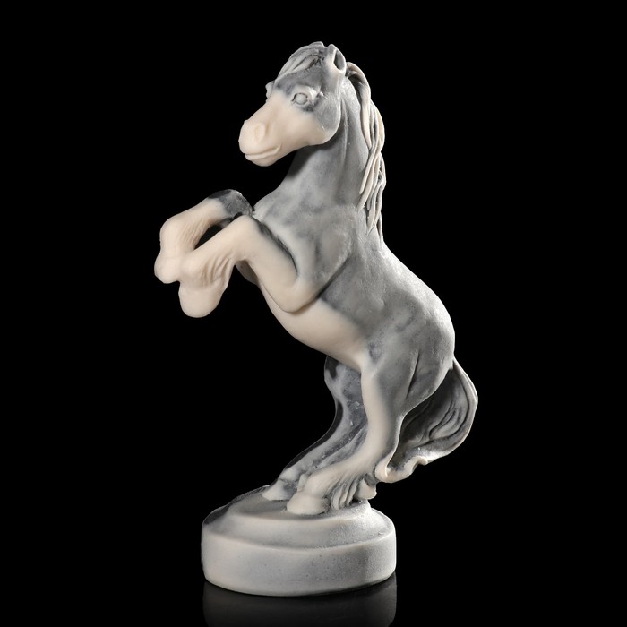 Сувенир "Конь на дыбах" 9 см