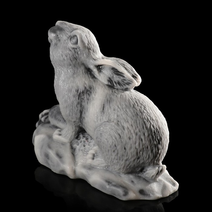 Сувенир "Кролик с морковкой" 6,4 см