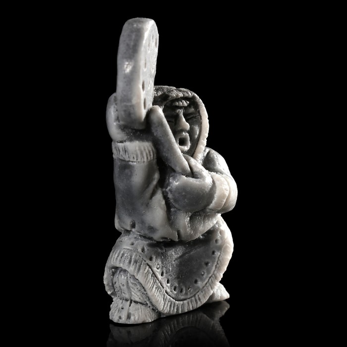 Сувенир "Шаман с бубном маленький" 4,5 см